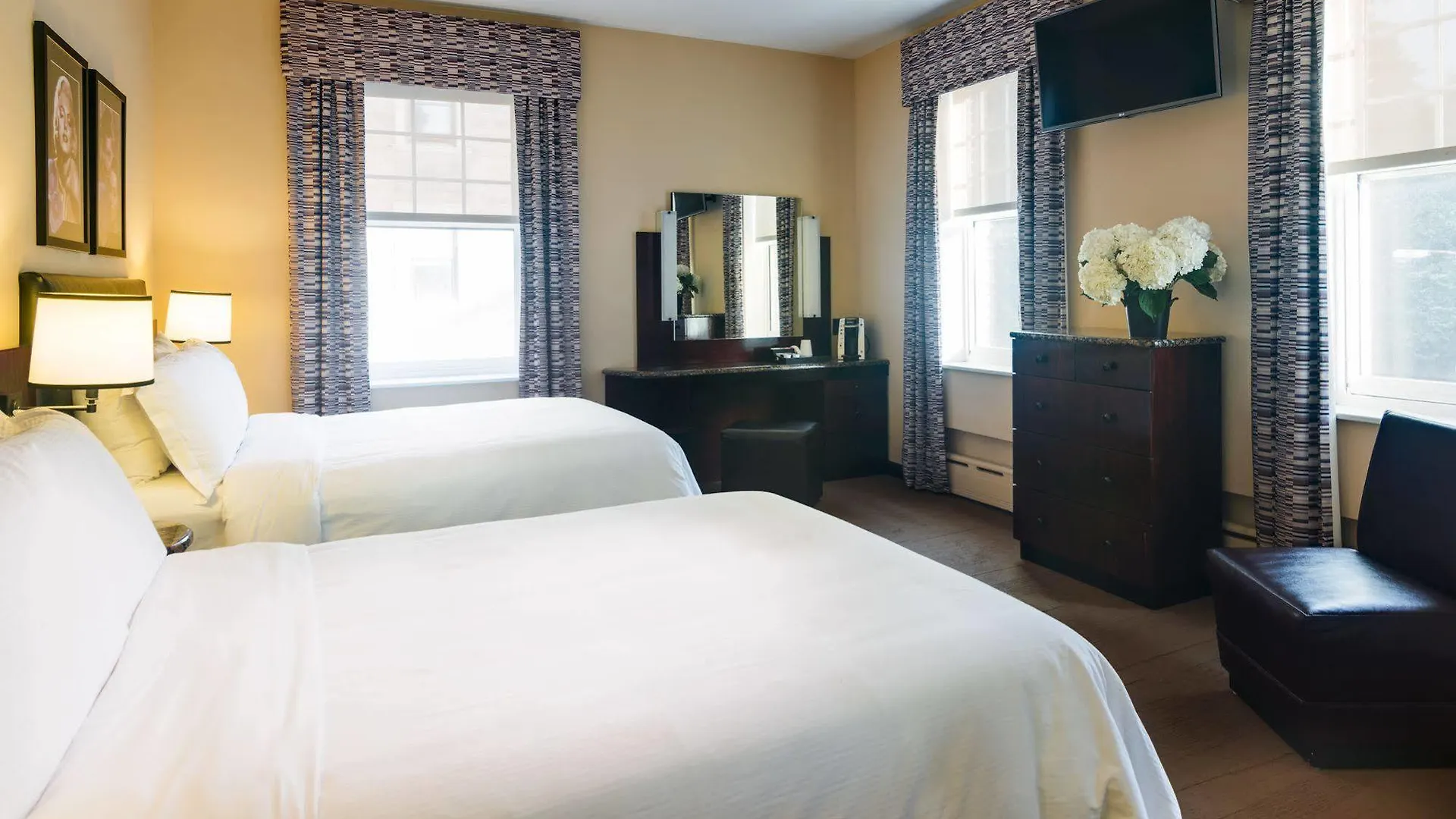 Washington Square Hotel New York 4*,